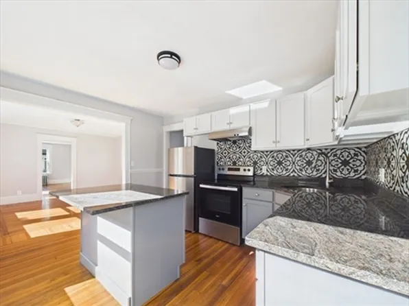 6 Hancock St #1, Salem, MA 01970