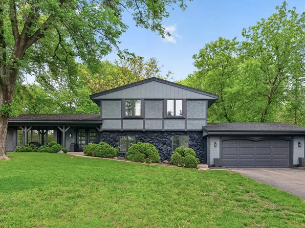2841 Mayfield Rd, Wayzata, MN 55391