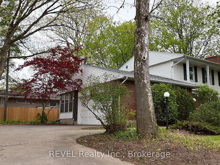 19 Woodington Cres — Photo 35