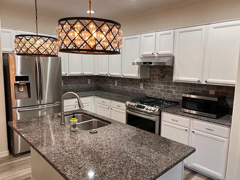 12065 W Hailey Ln — Photo 3
