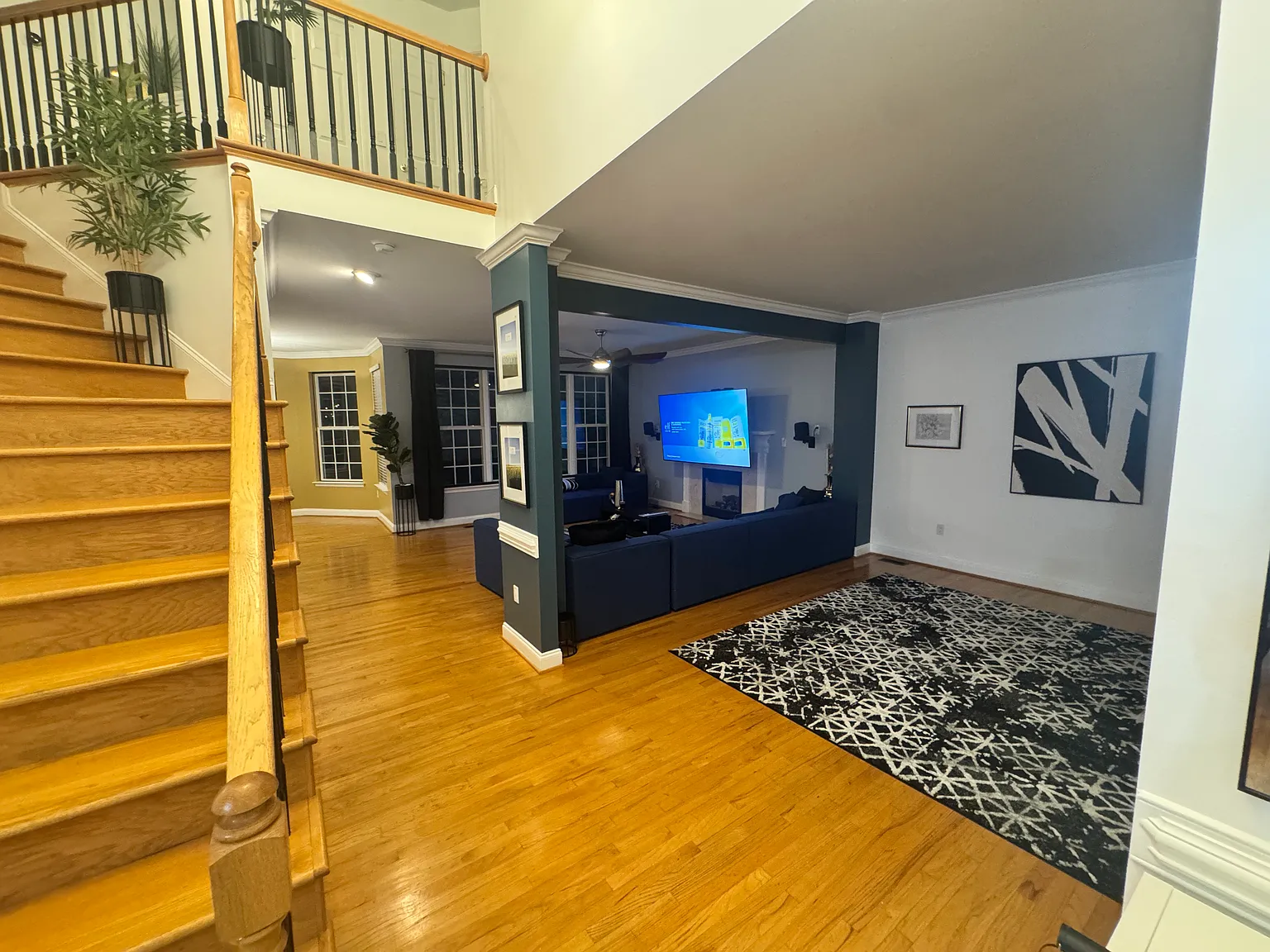 3 bed, 3000 sqft, $699 — Photo 1