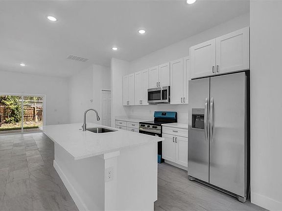 4th image of 1221 SW 5th St