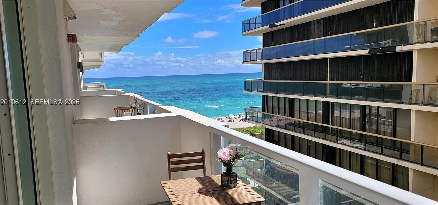 Spiaggia Ocean Condo — Photo 1