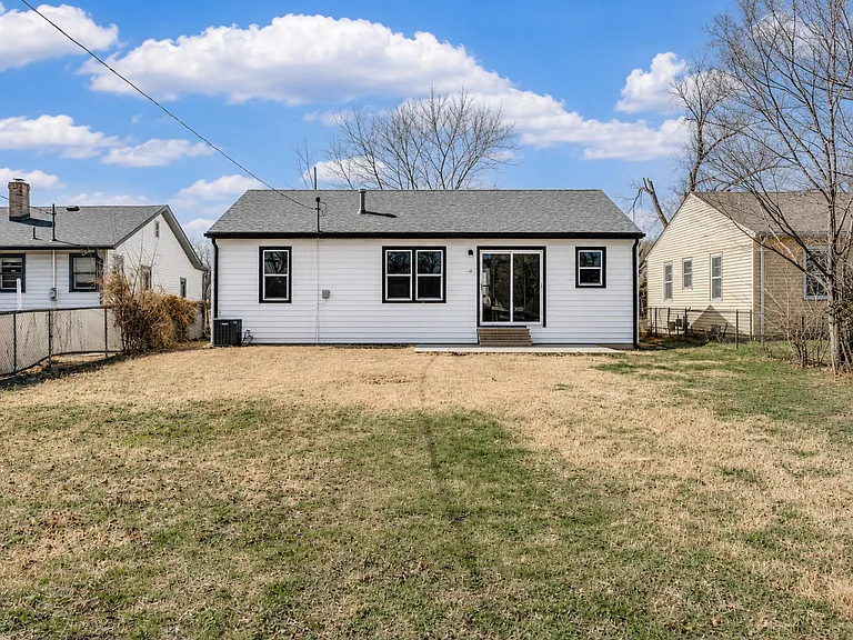 812 S Bluff Ave — Photo 11