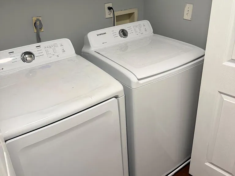 10875 Sherwood Hill Rd — Photo 17