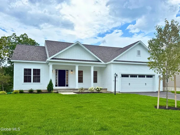 10 Espen Place, Niskayuna, NY 12309