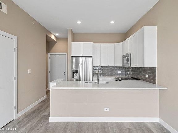 4th image of 3708 Grand Blvd #202