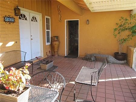 4th image of 1325 Oakland Pl