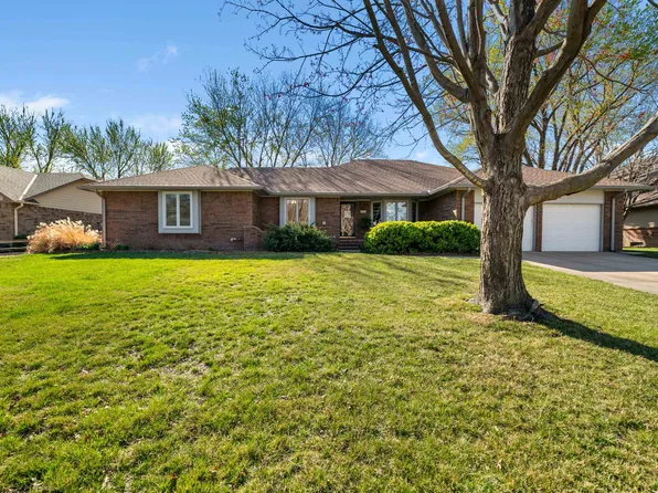 111 Centennial Ct, Colwich, KS 67030