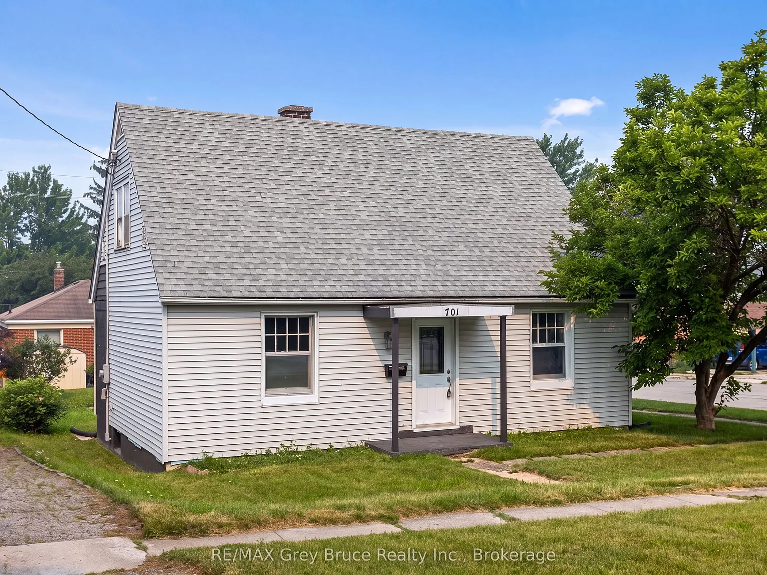 4 bed, $2,600 — Photo 2