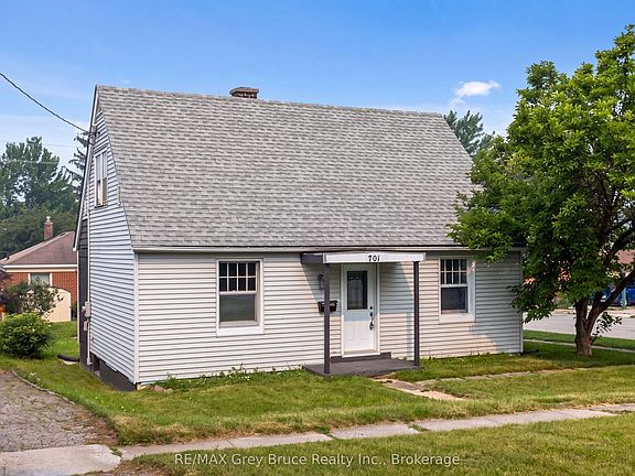 2nd image of 701 5th St E