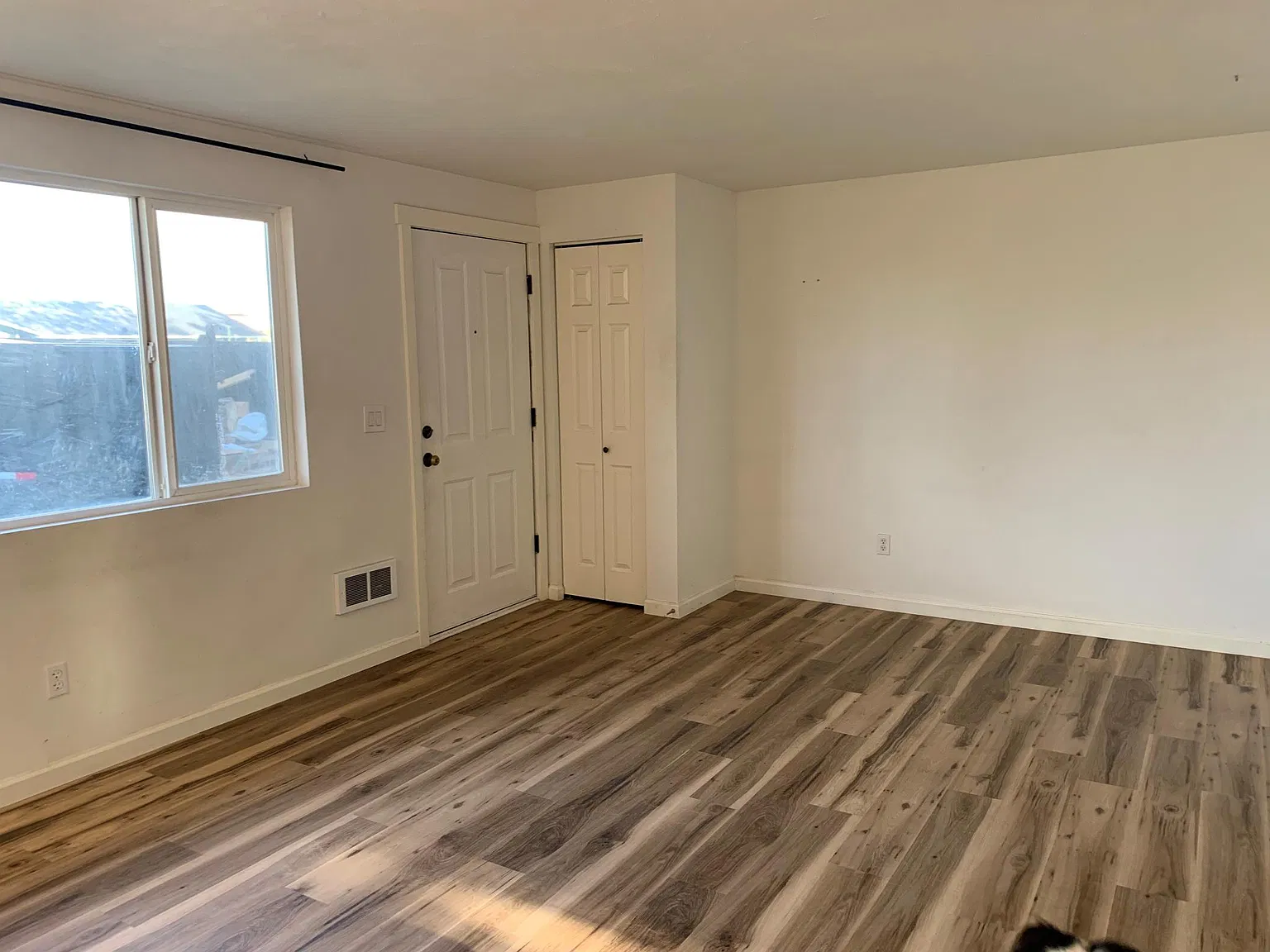 2 bed, 895 sqft, $2,200 — Photo 3