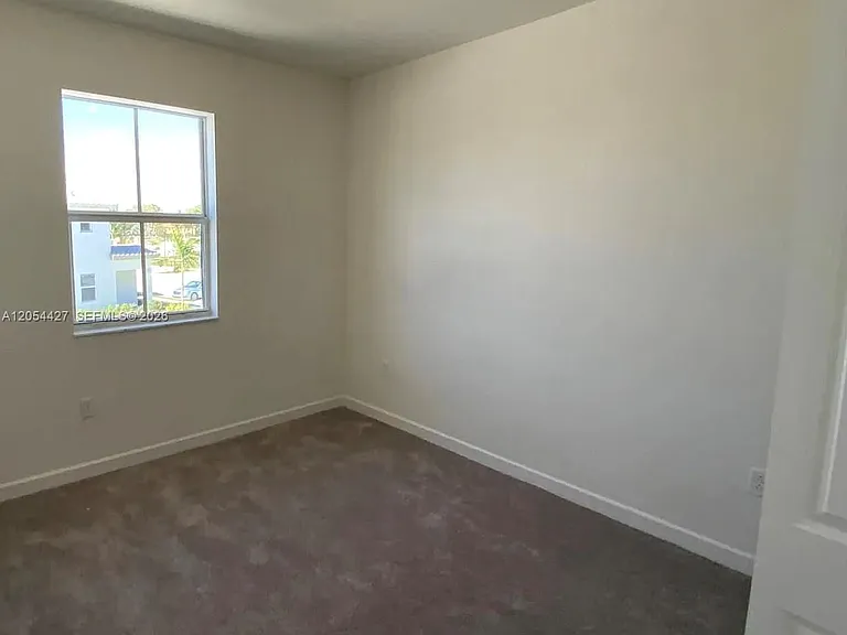 1859 SE 27th Ter #1859 — Photo 7