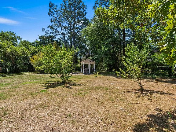 5th image of 7614 Parkwood Dr.