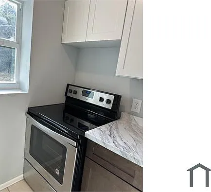 2501 N 43rd St — Photo 11