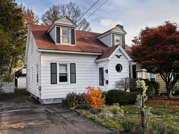 19 Lakeview Avenue, Hamden, CT 06514