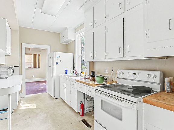 4th image of 2601 Market St #A