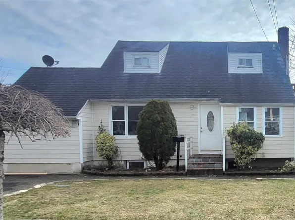 350 Clift Street, Central Islip, NY 11722