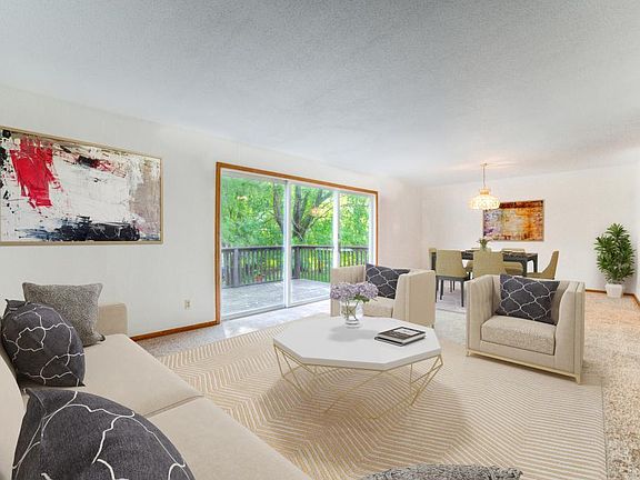 4th image of 110 Huntley Ln