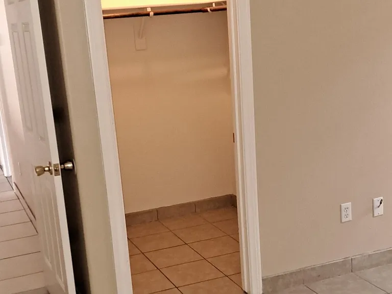 3011 Cantabria Ct — Photo 17