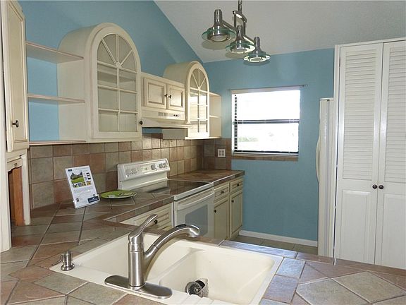 3rd image of 1674 SW Crossings Cir