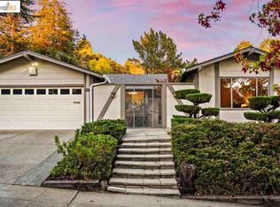 7970 Surrey Ln, Oakland, CA 94605