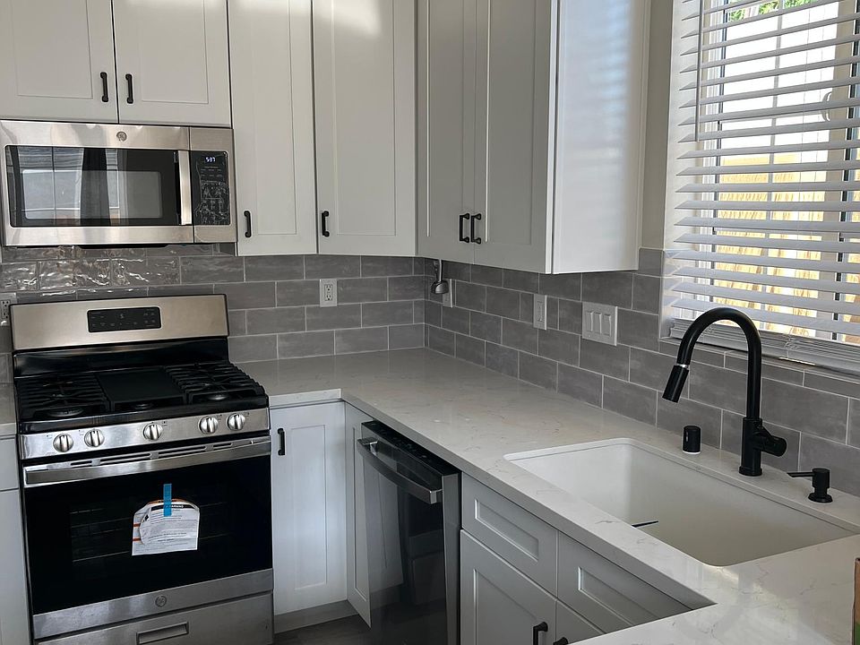 1st image of 980 N Damato Dr