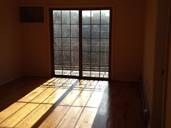 5th image of 2516 30th Dr APT 4R