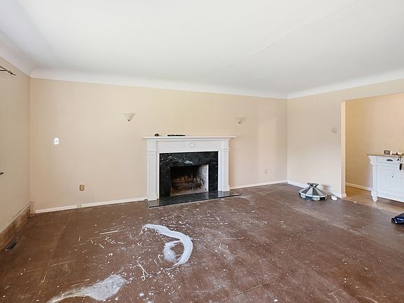 5th image of 4560 Jameson St
