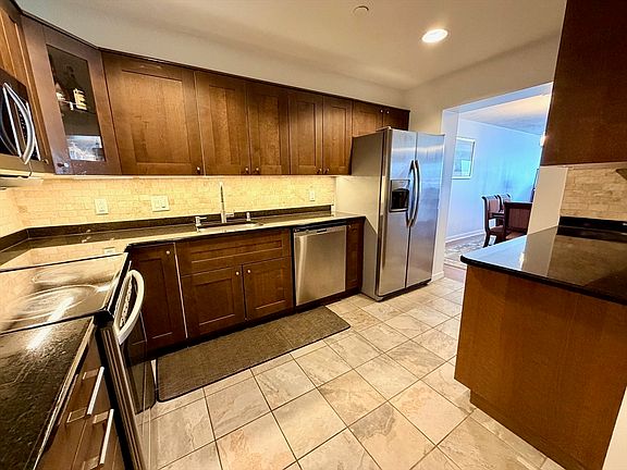 3rd image of 1001 Marina Dr APT 705