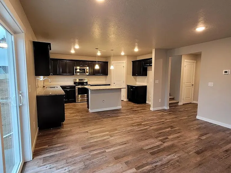 17795 Stony Ridge Ave — Photo 5
