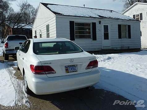 1st image of 915 W Grove St