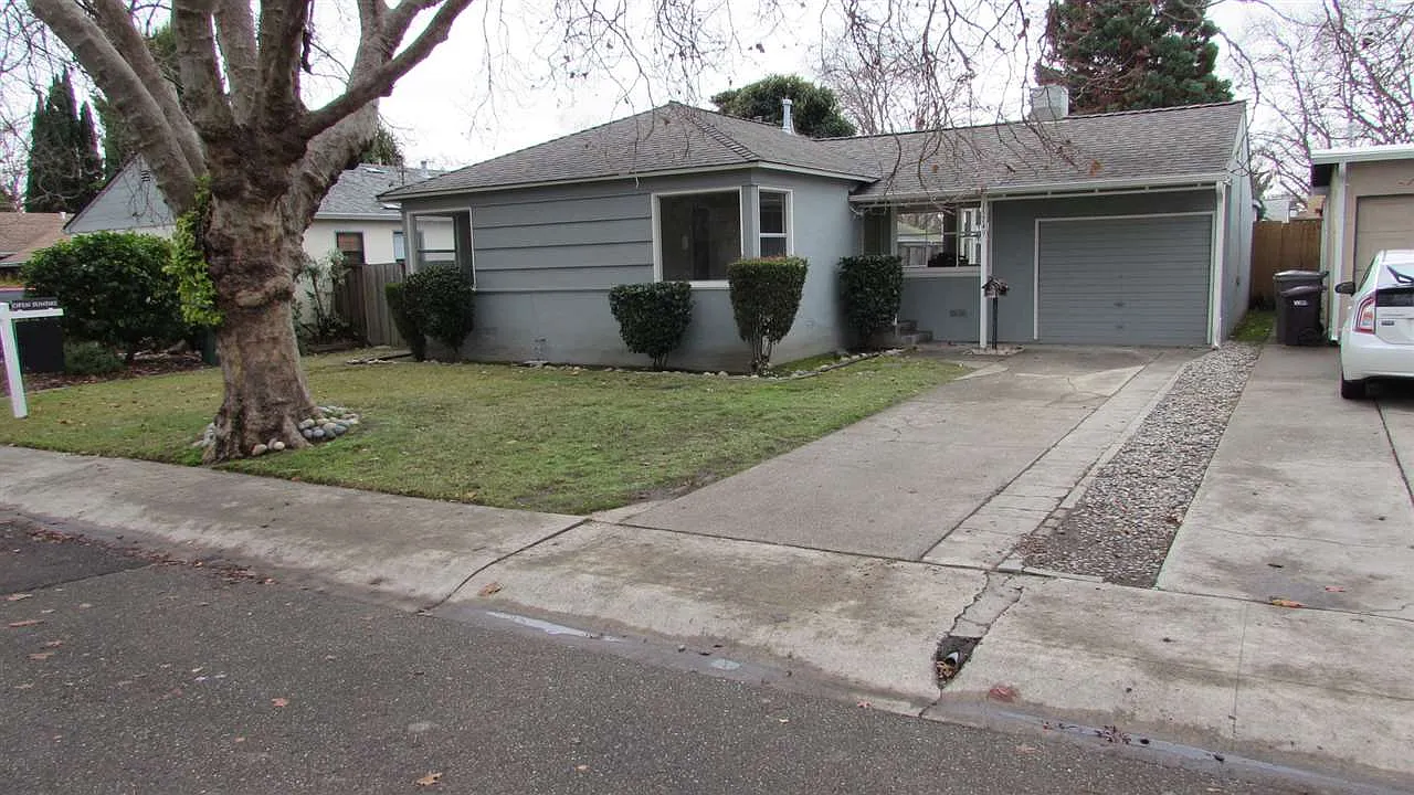 15749 Via Colusa photo 1