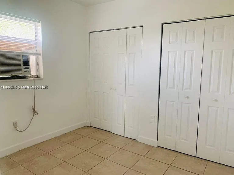 401 N Dixie Hwy #6 — Photo 2