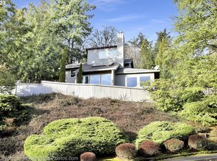 2975 SW Raleighview Dr, Portland, OR 97225