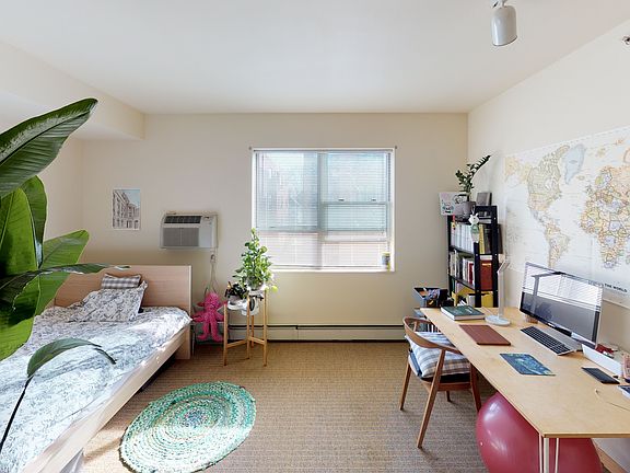 3rd image of 301 S Livingston St #6384172