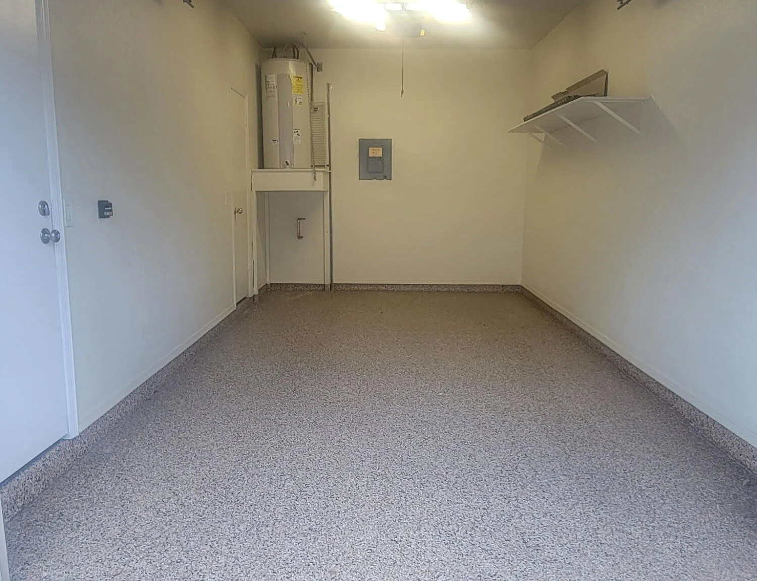 2 bed, 2.0 bath, 820 sqft, $1,650 — Photo 2
