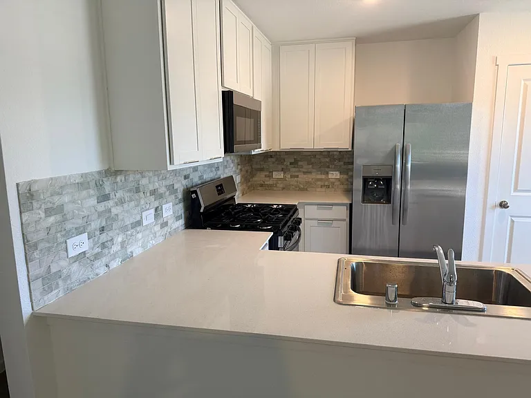 1600 Baron Ln — Photo 5