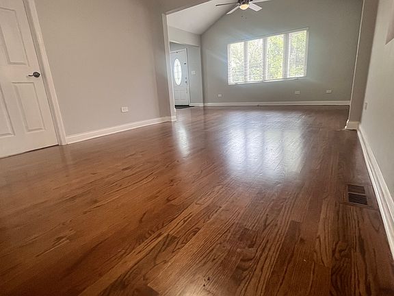 5th image of 5203 W Roscoe St