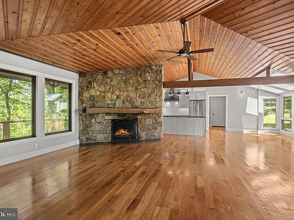 4th image of 479 Willann Dr