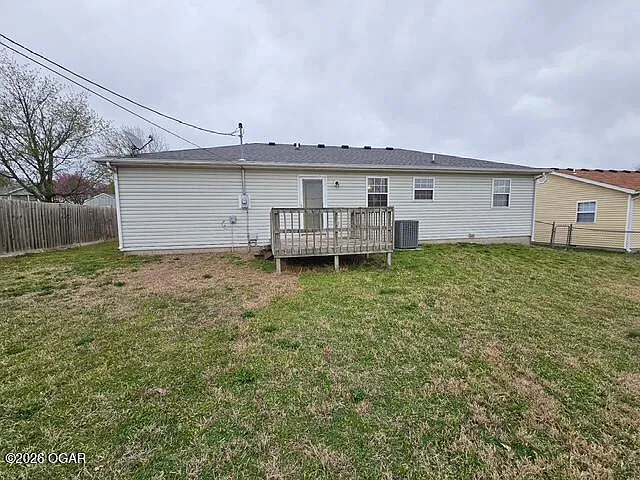 3 bed, 2.0 bath, 1354 sqft, $1,250 — Photo 3