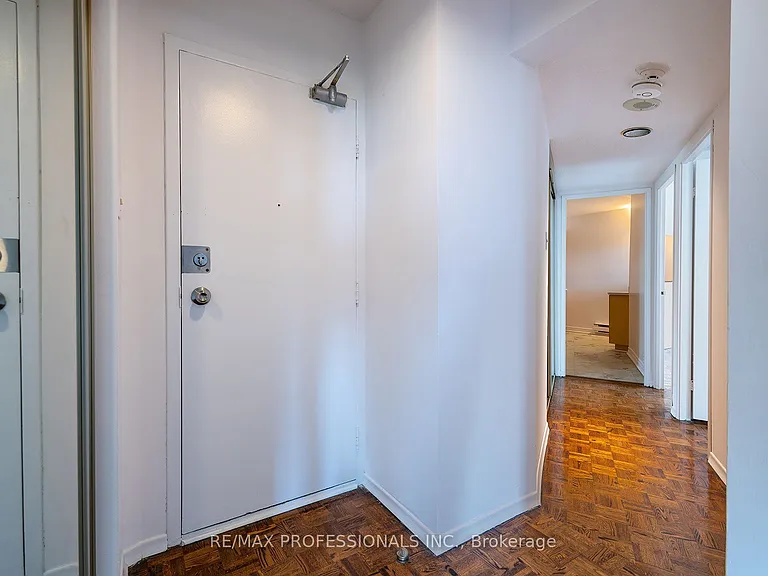 284 Mill Rd #B1 — Photo 4