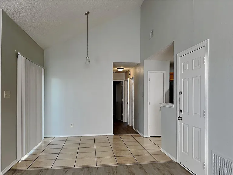 6701 Windwillow Dr — Photo 5