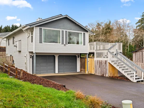 3825 NE West Devils Lake Rd, Lincoln City, OR 97367