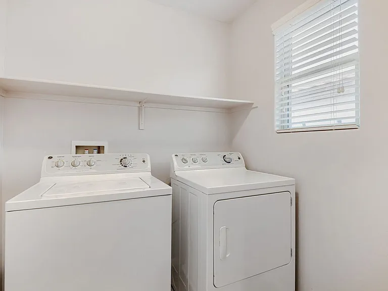 879 Cool Aquamarine St — Photo 18