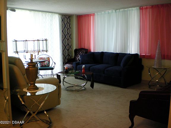 5th image of 925 N Halifax Ave APT 703