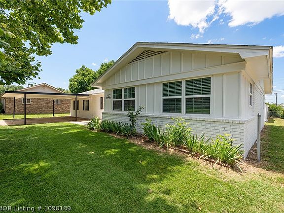 5th image of 217 Baylor Cir