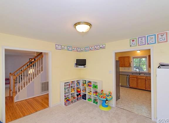 3rd image of 8005 Dominion Park Dr