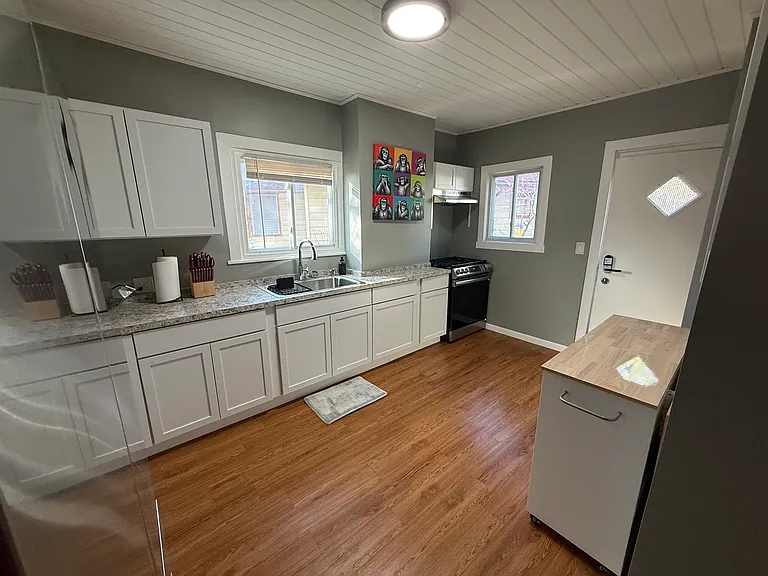 28 Mineola St #28 — Photo 3