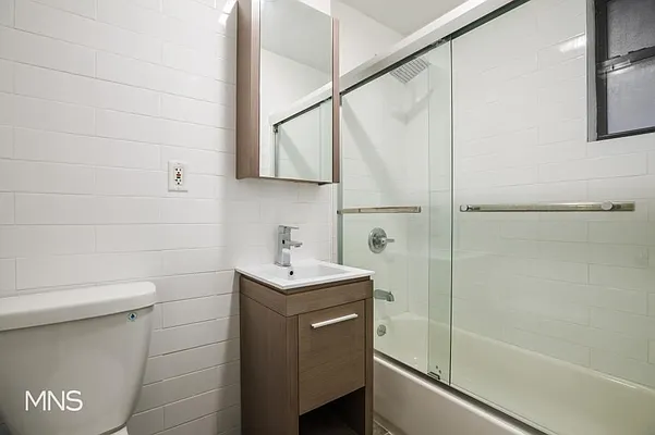 Rented by MNS Marketing | media 9